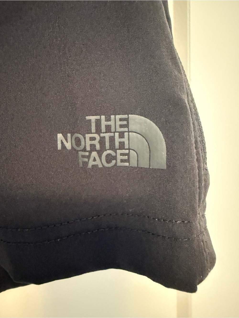 Men’s Northface packable sun shorts, size 32 black - Picture 7 of 14